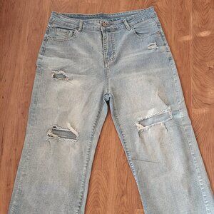 Women's High Waisted Straight Wide Leg Light Wash Distressed Jeans! (size 14)